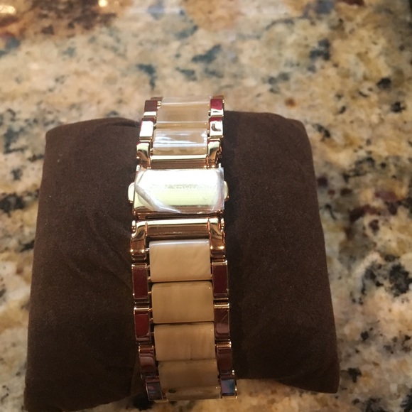 Michael Kors watch - Picture 4 of 5